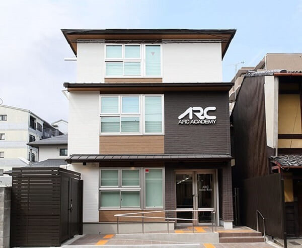 arc-academy-co-so-tai-kyoto-anh-bia