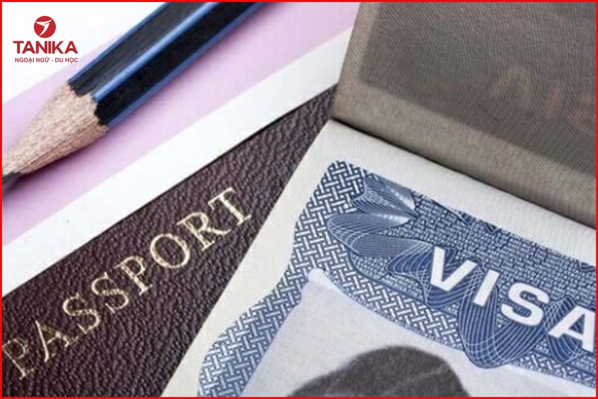 Không vi phạm pháp luật, cư trú hợp pháp