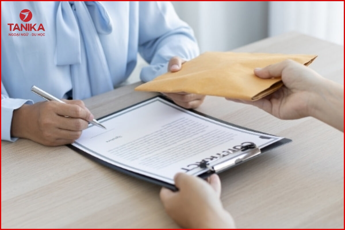 Mức lương và thu nhập thực tế